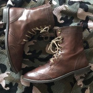 Divided Oxford Lace Up Boot